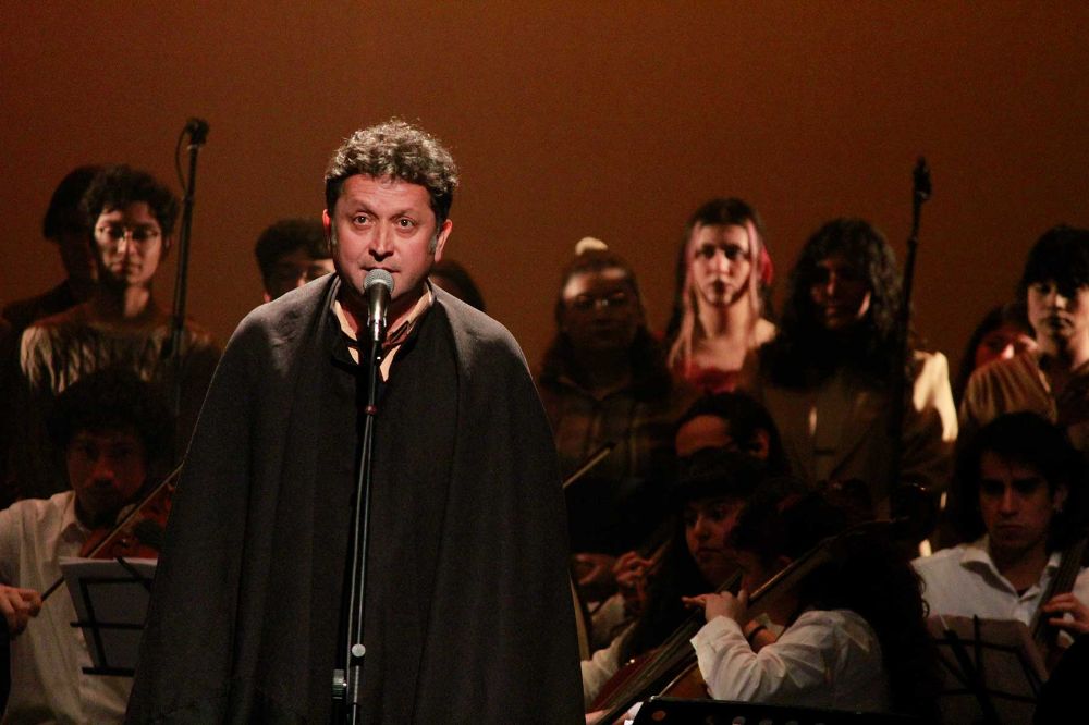 Una de estas actividades será la presentación del concierto dramatizado La Población, versión del Teatro Nacional Chileno de la U. de Chile del álbum homónimo del cantautor Víctor Jara.